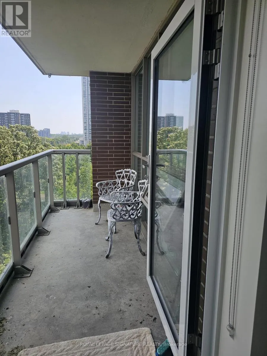 702 - 123 PARKWAY FOREST DRIVE