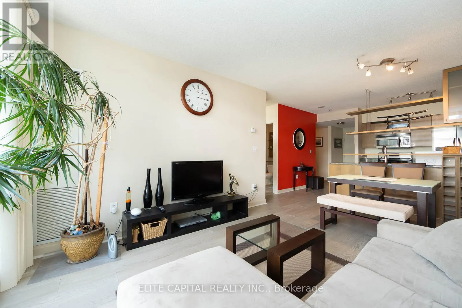 1008 - 10 NAVY WHARF COURT