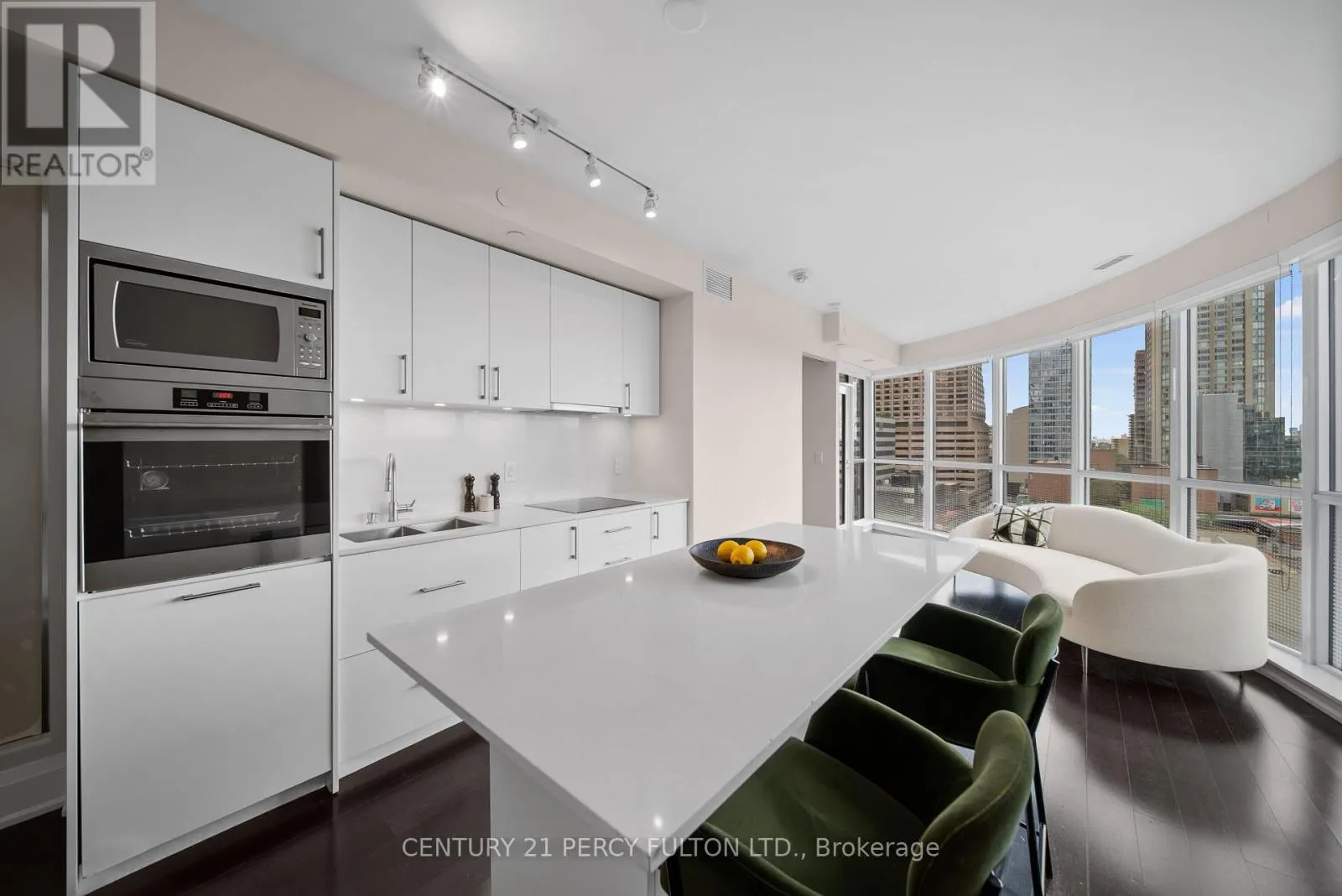 904 - 88 CUMBERLAND STREET