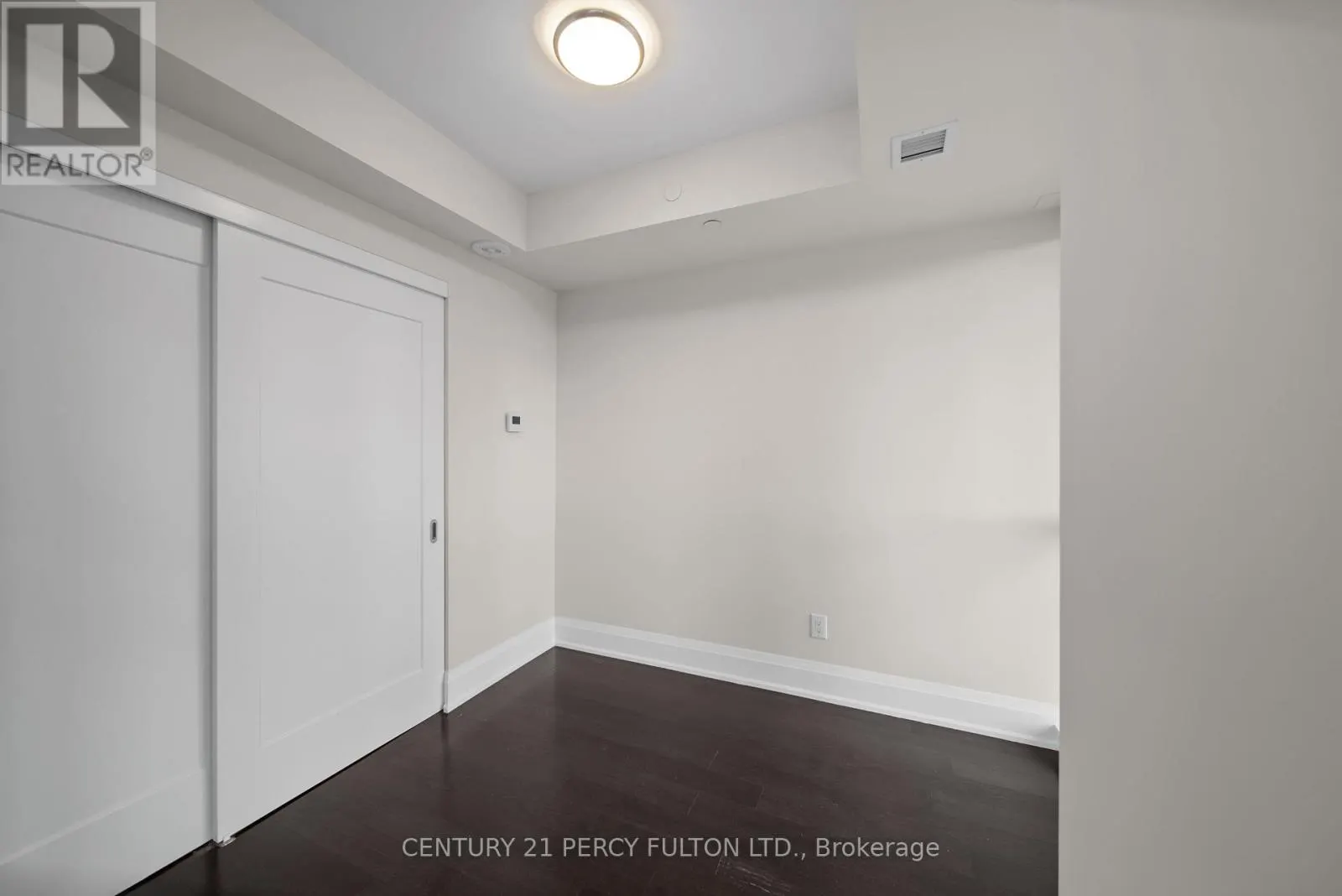 904 - 88 CUMBERLAND STREET