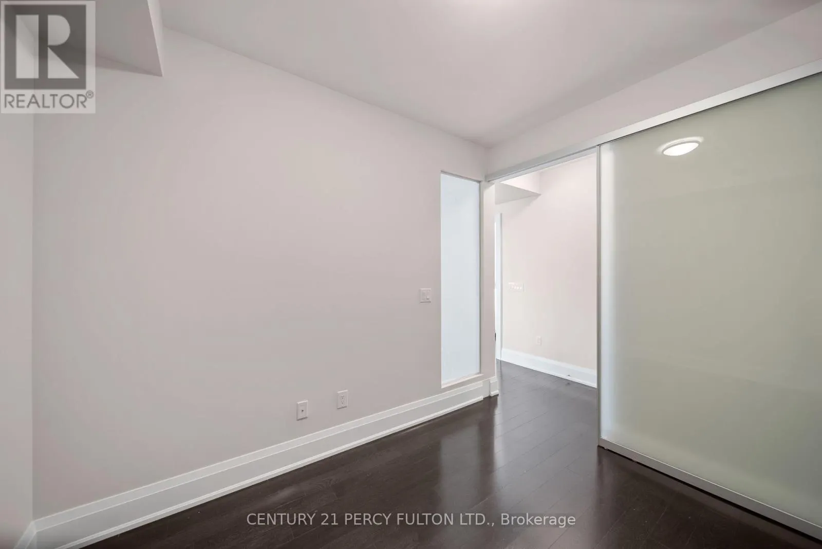 904 - 88 CUMBERLAND STREET