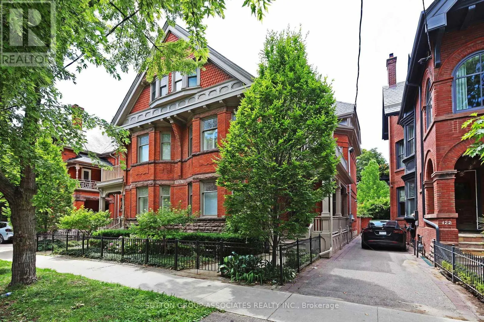 3 - 120 BEDFORD ROAD