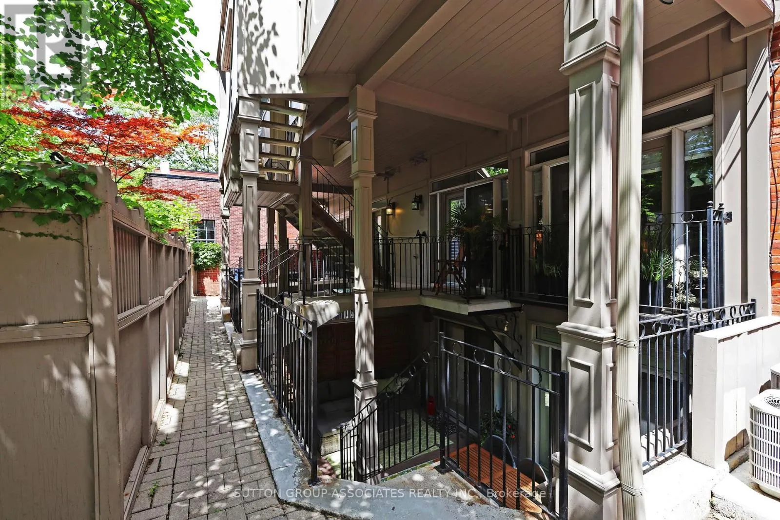 3 - 120 BEDFORD ROAD
