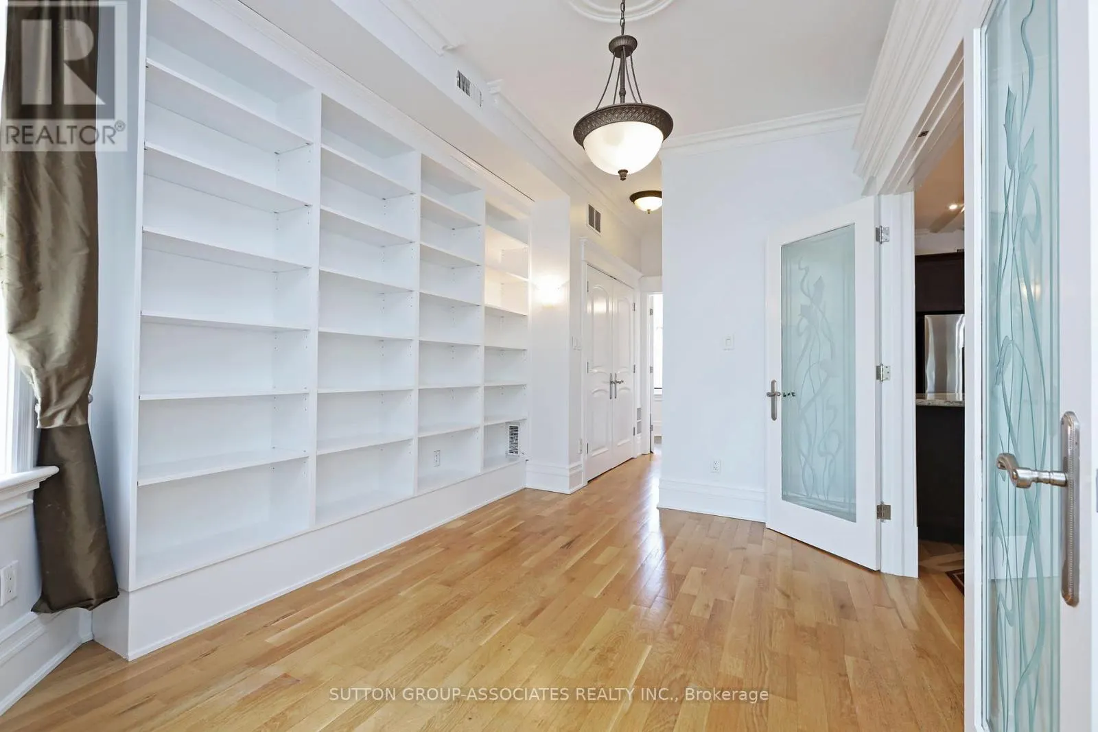 3 - 120 BEDFORD ROAD