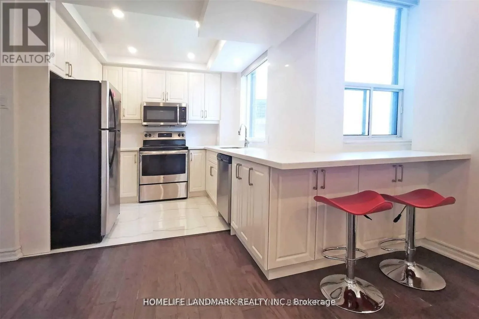 1108 - 55 BLOOR STREET E