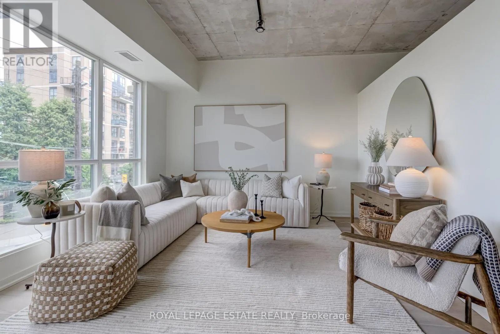 311 - 833 KING STREET W