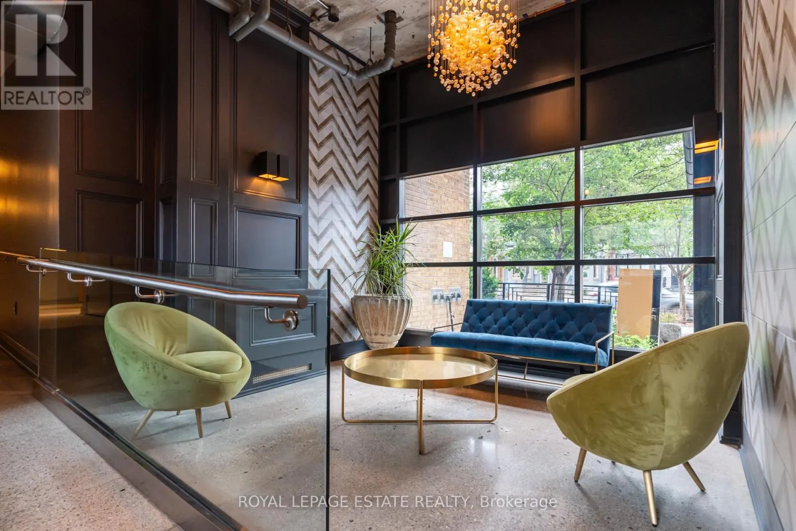 311 - 833 KING STREET W