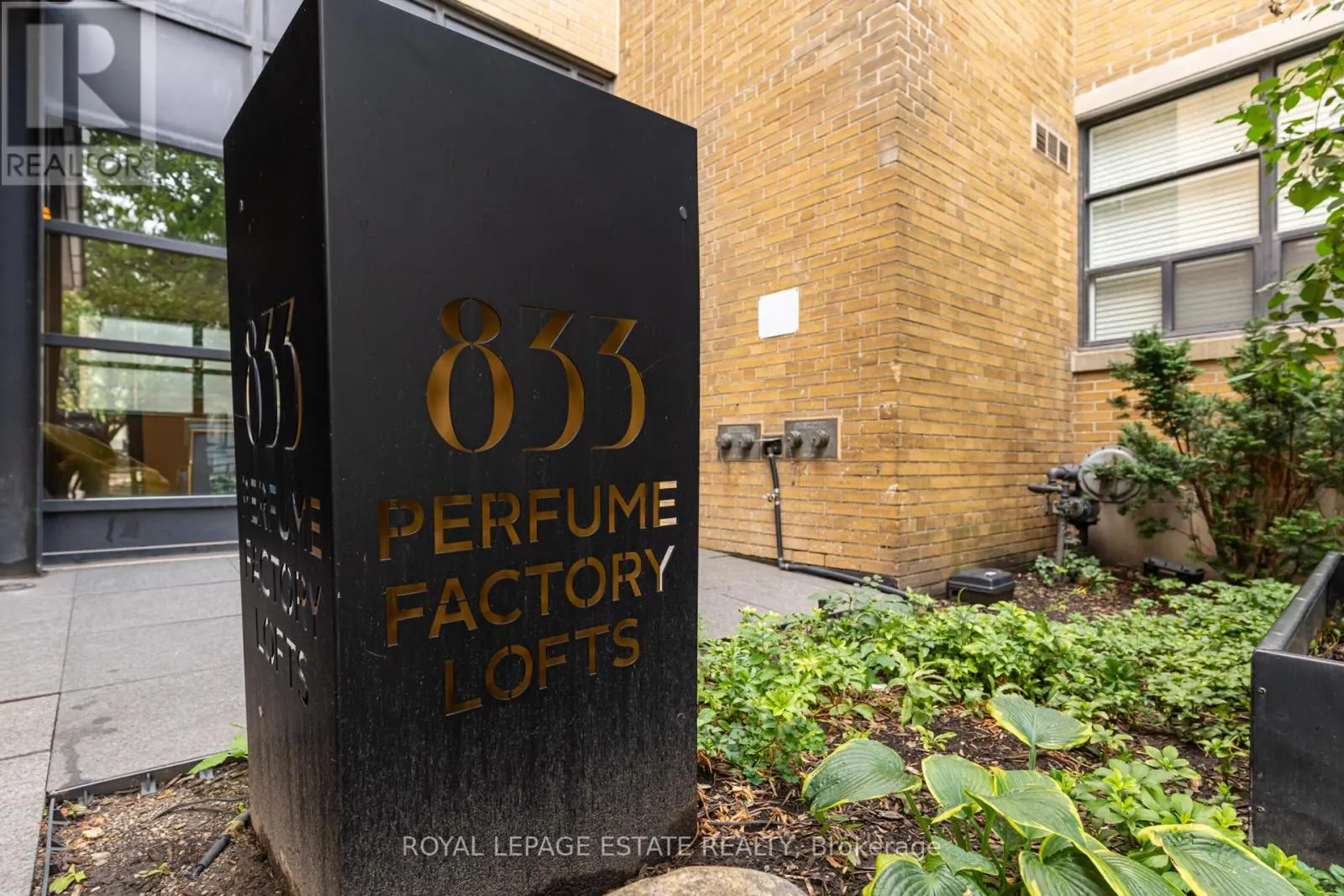 311 - 833 KING STREET W