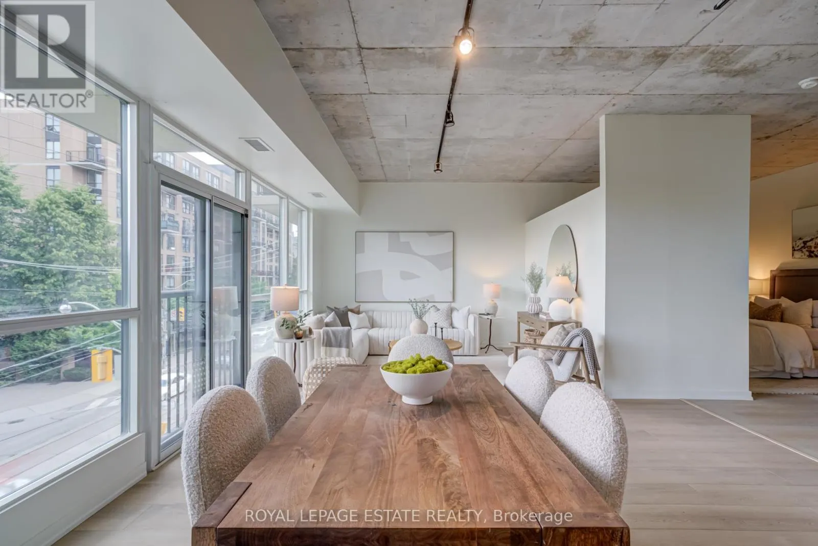 311 - 833 KING STREET W