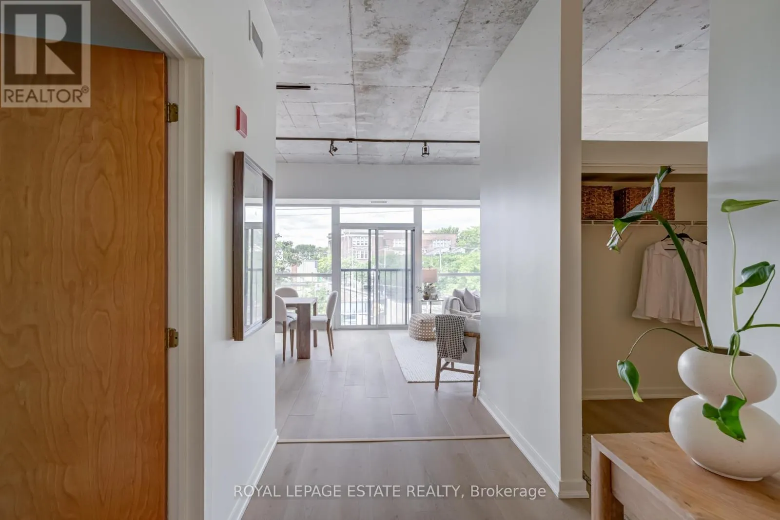 311 - 833 KING STREET W