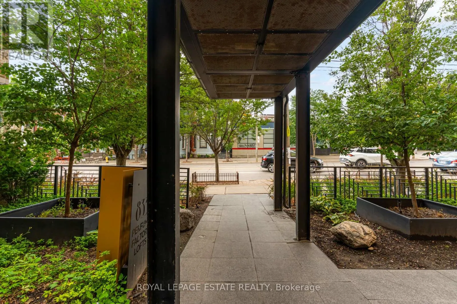 311 - 833 KING STREET W