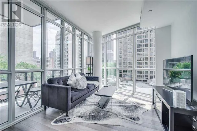 607 - 32 DAVENPORT ROAD