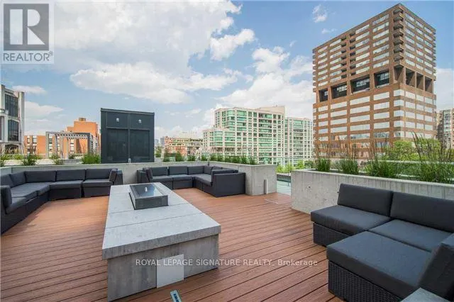 607 - 32 DAVENPORT ROAD