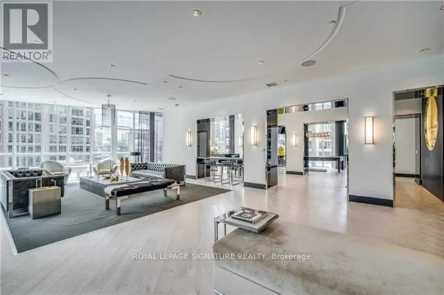 607 - 32 DAVENPORT ROAD