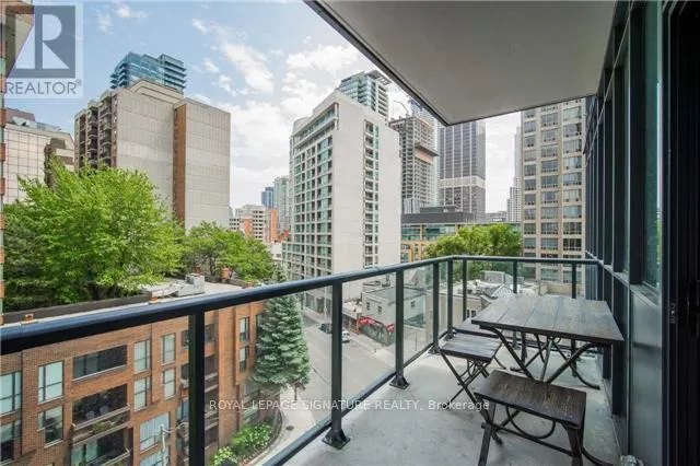 607 - 32 DAVENPORT ROAD