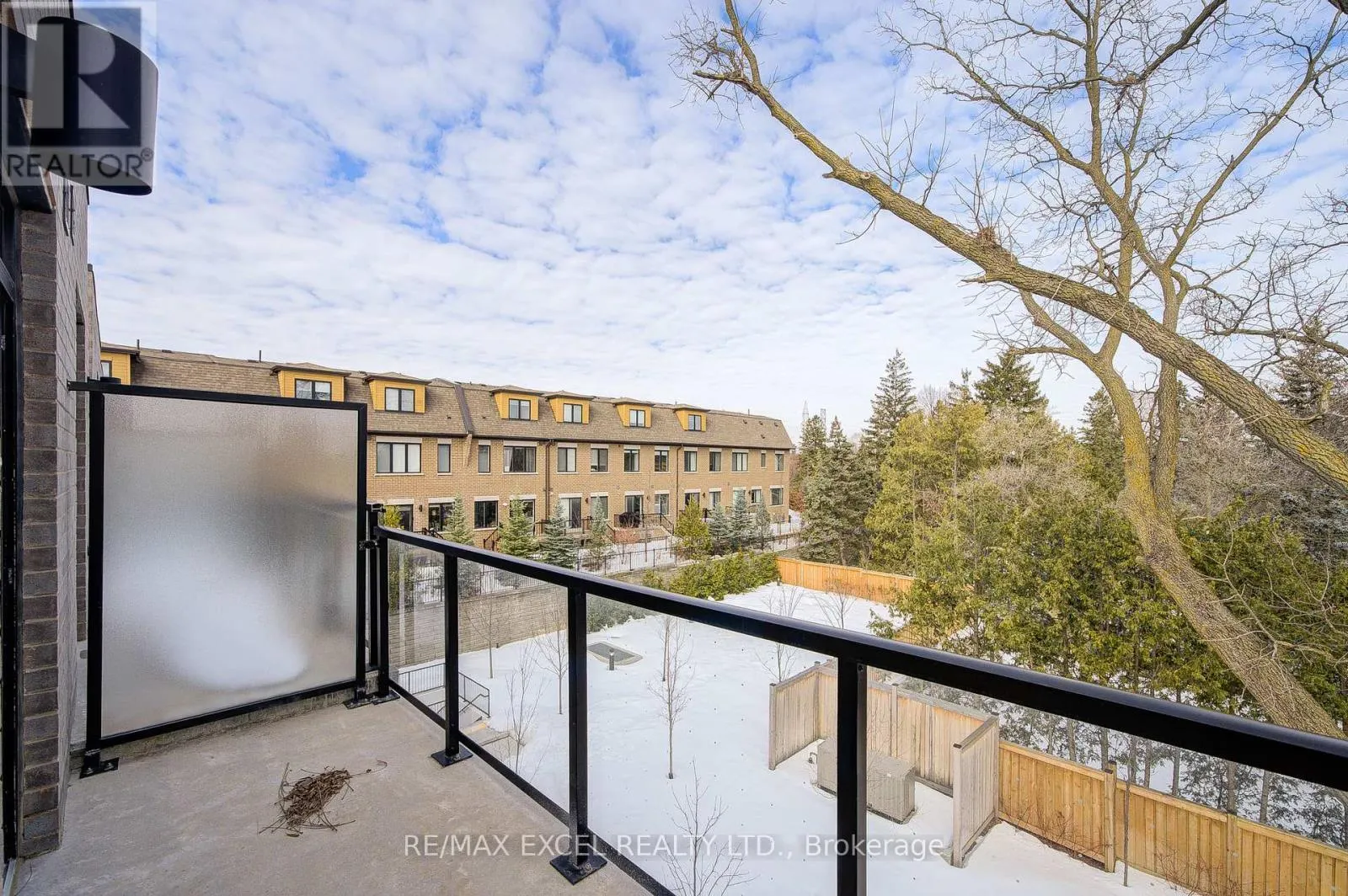 26 - 51 WINLOCK PARK