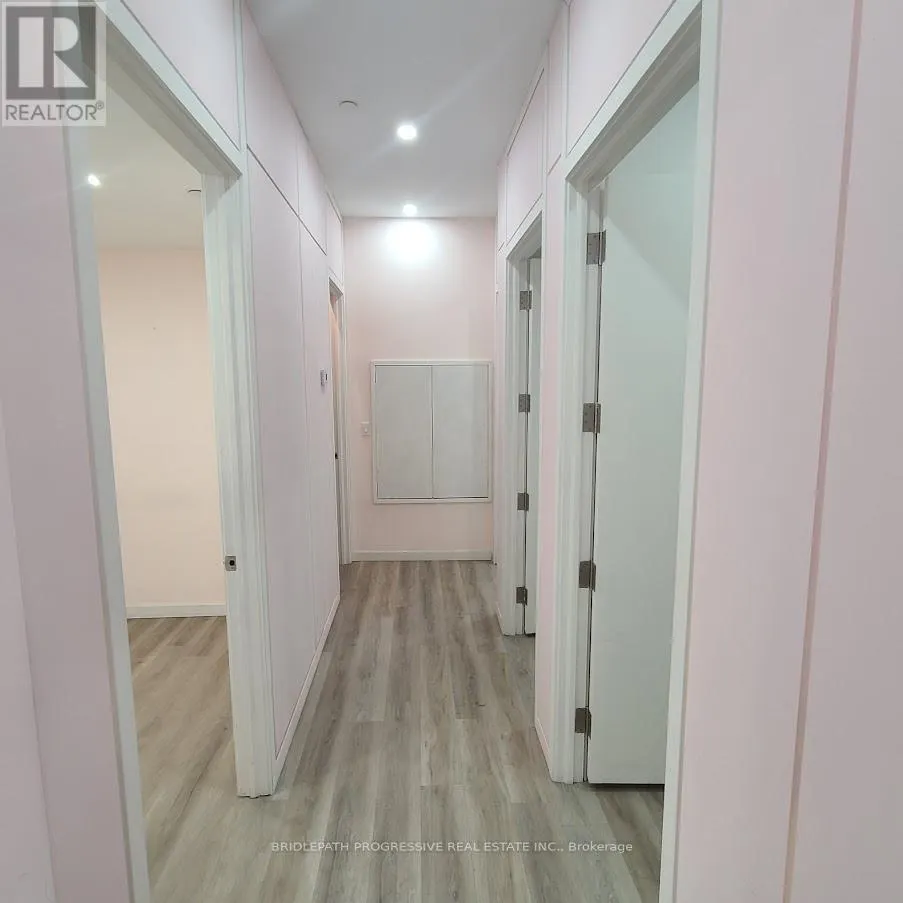6 - 650 SHEPPARD AVENUE E