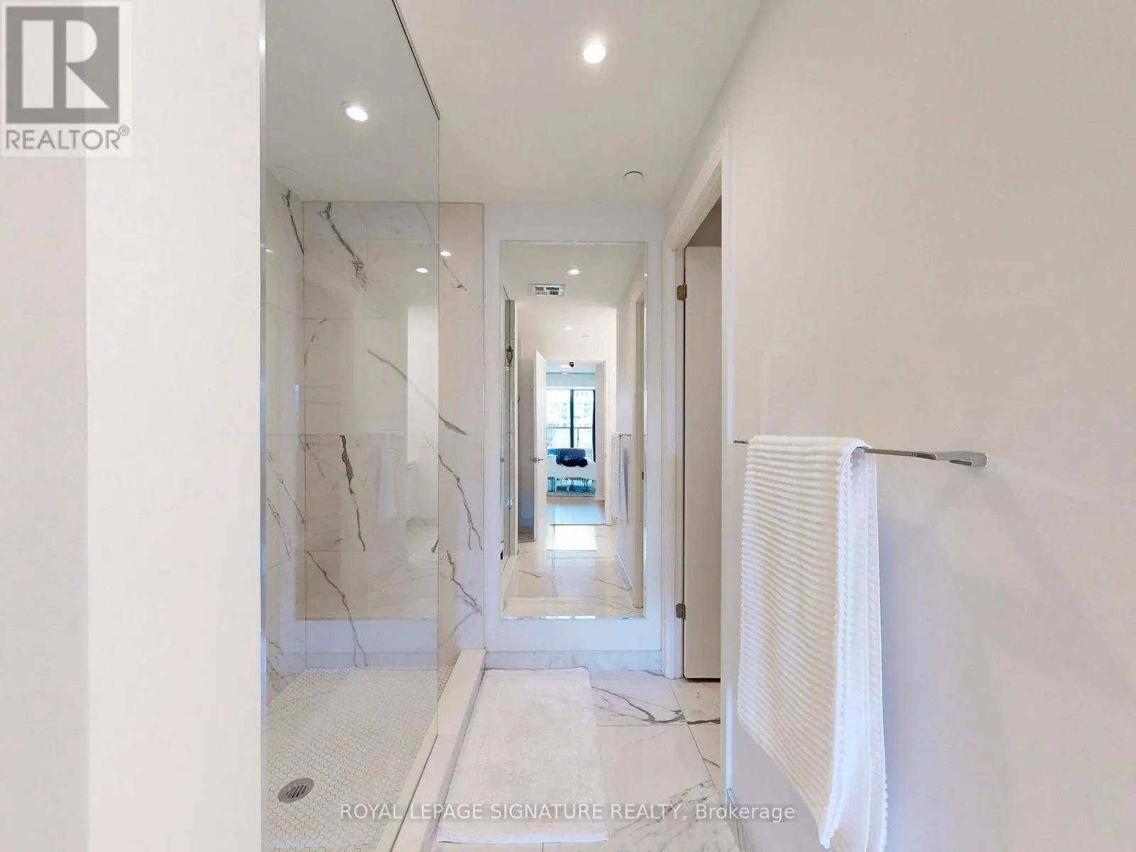 1105 - 608 RICHMOND STREET W