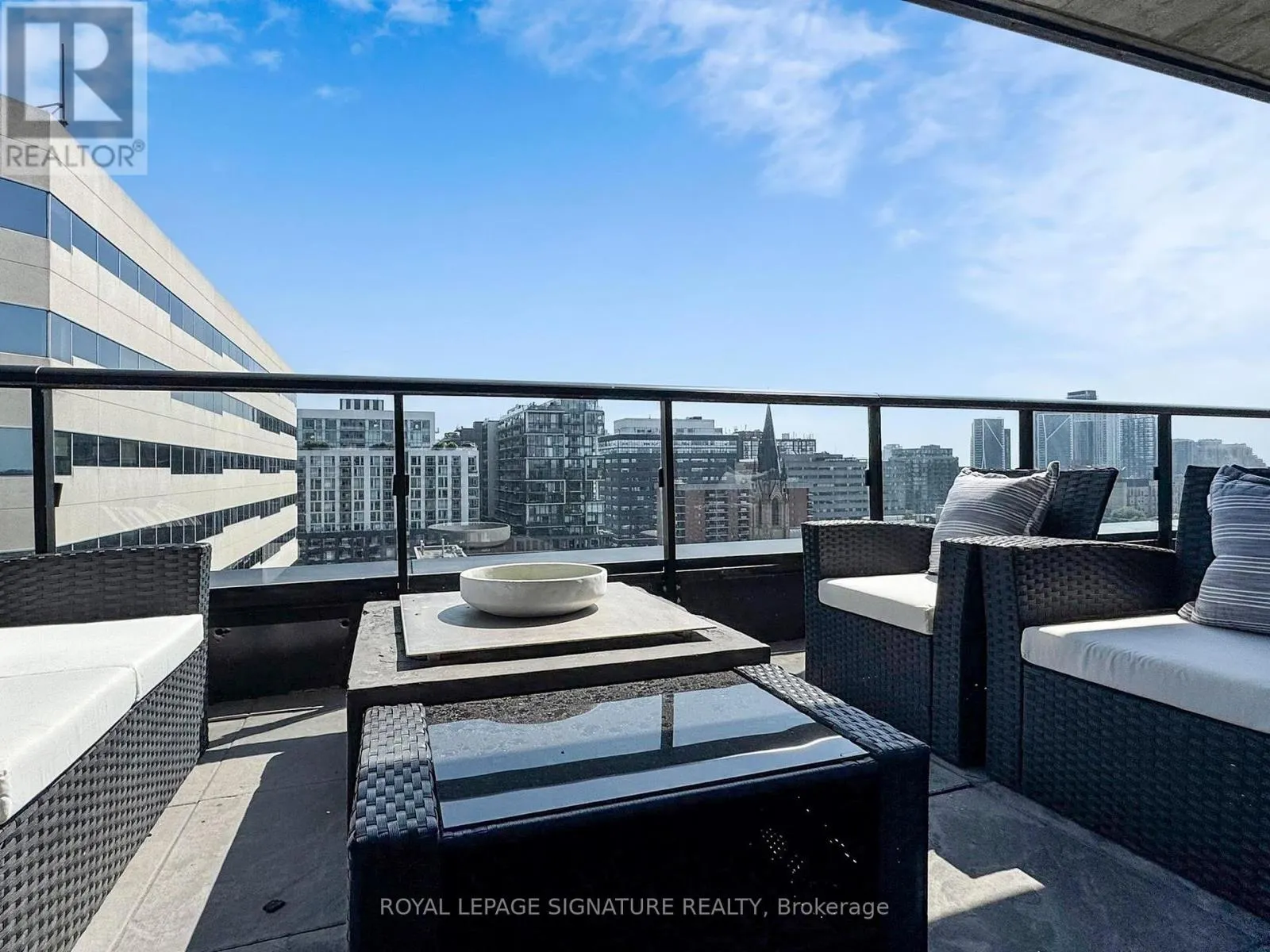 1105 - 608 RICHMOND STREET W