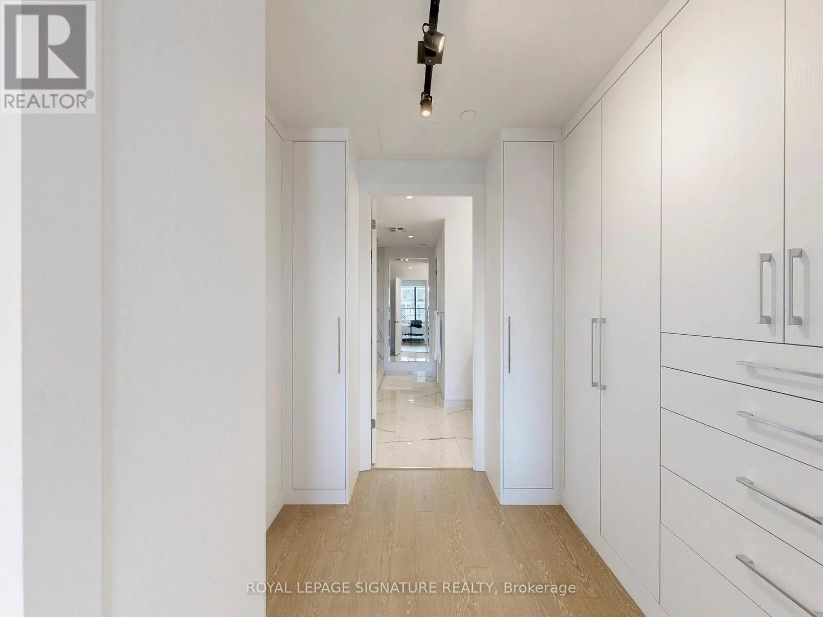 1105 - 608 RICHMOND STREET W