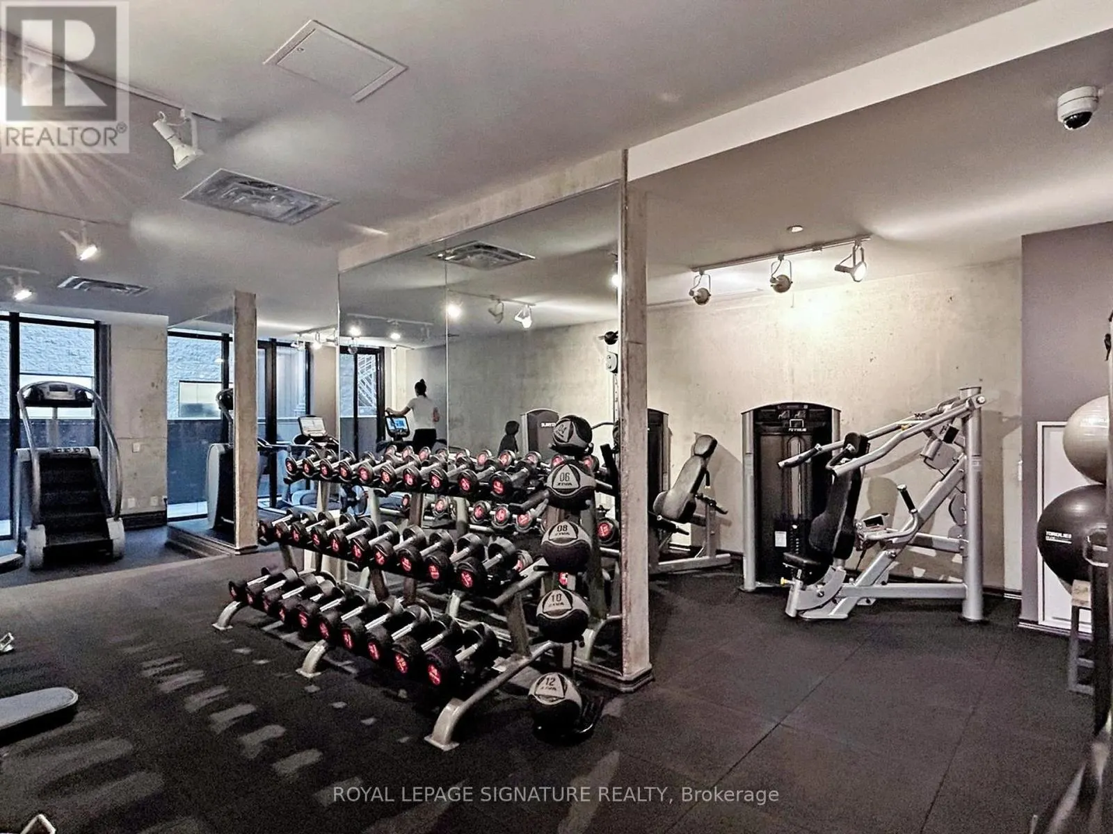 1105 - 608 RICHMOND STREET W