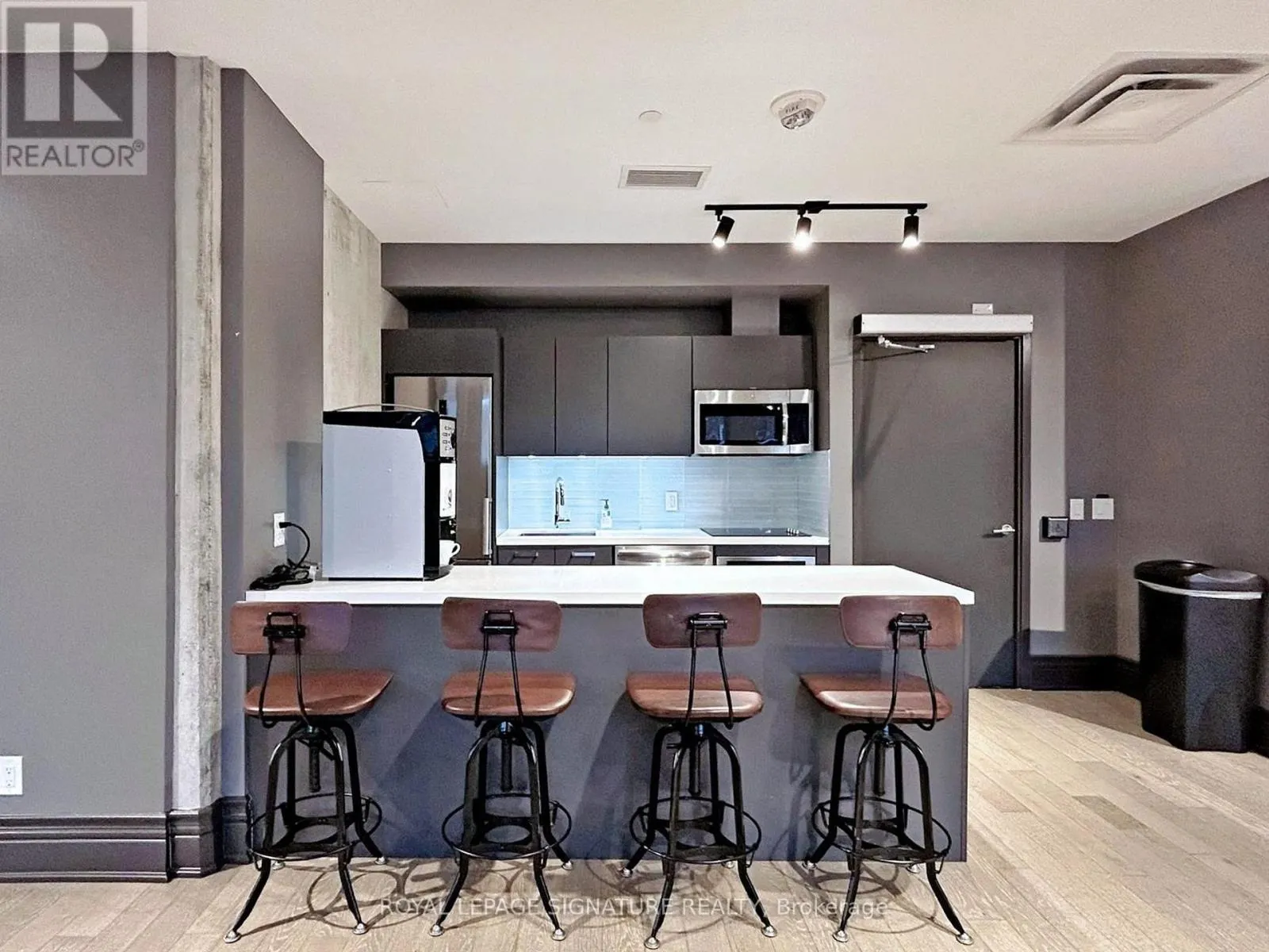 1105 - 608 RICHMOND STREET W
