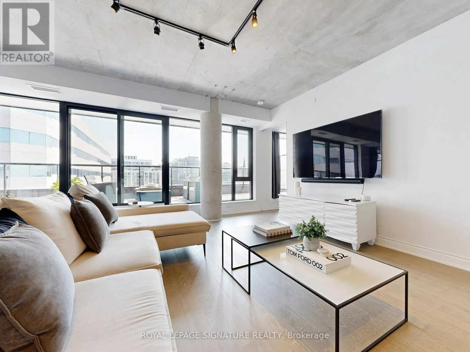 1105 - 608 RICHMOND STREET W