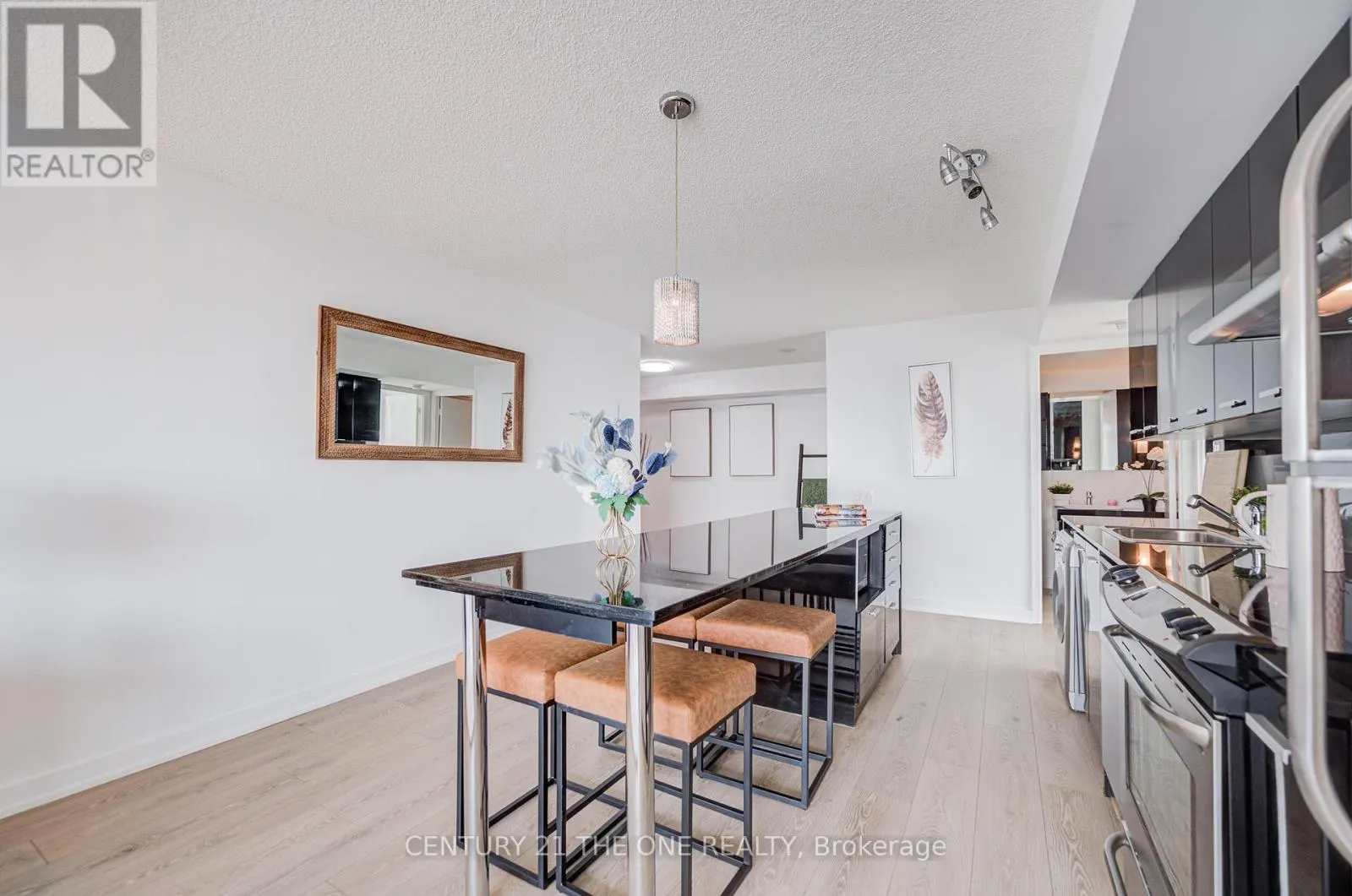 1011 - 29 SINGER COURT