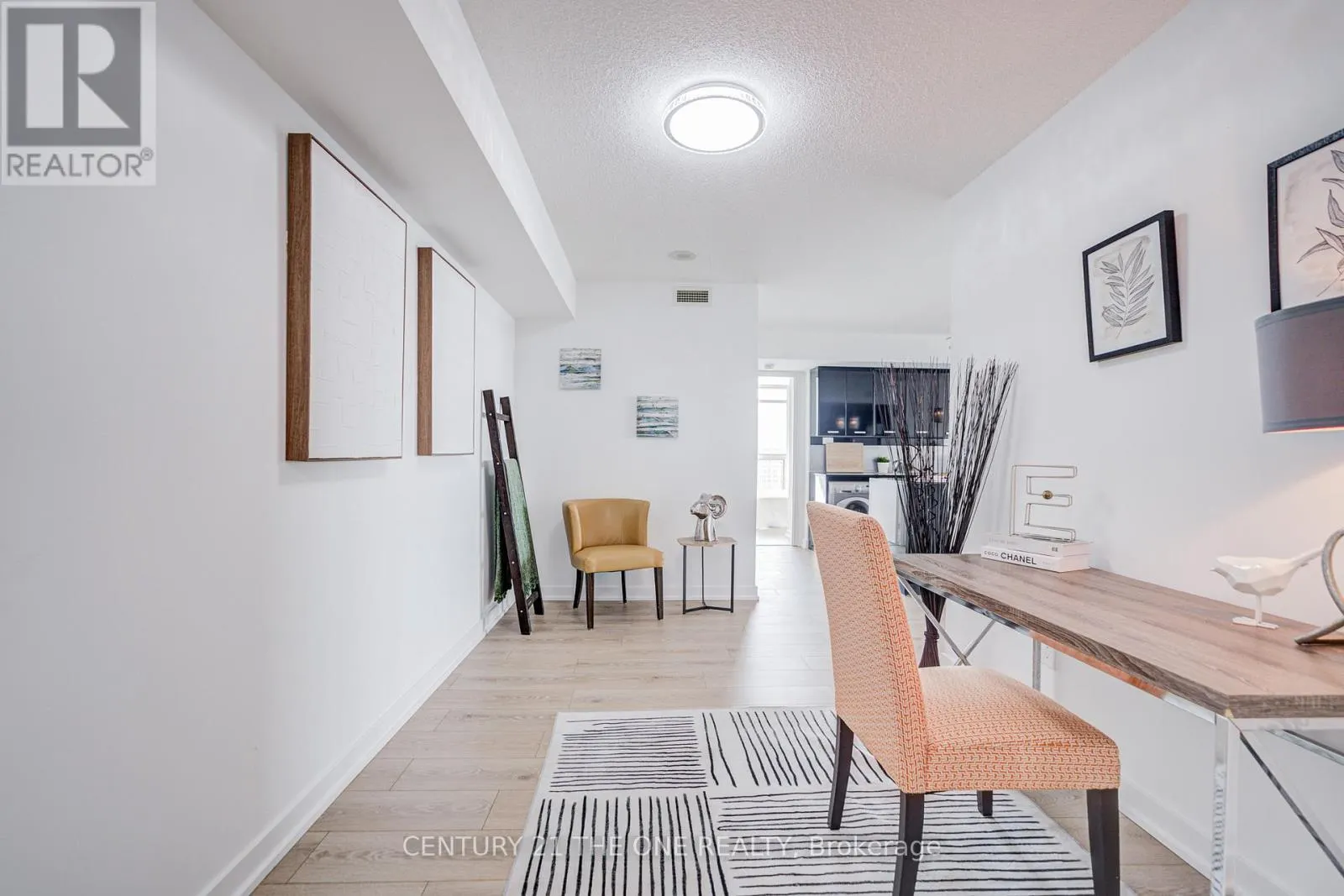 1011 - 29 SINGER COURT