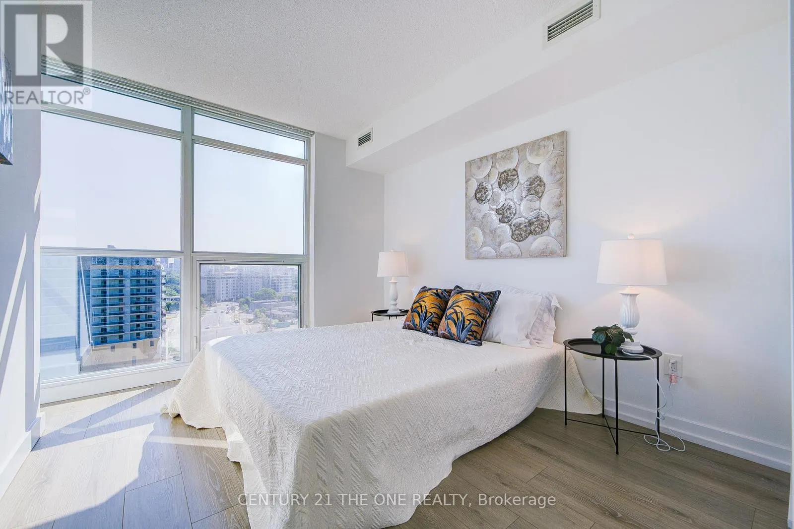 1011 - 29 SINGER COURT