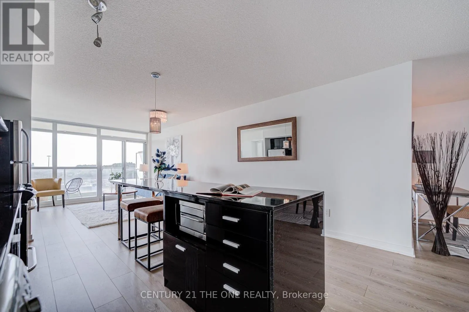 1011 - 29 SINGER COURT