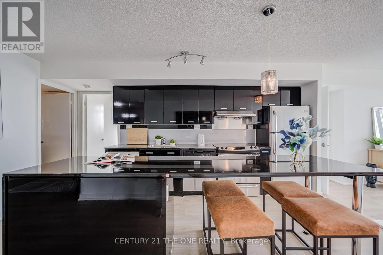 1011 - 29 SINGER COURT