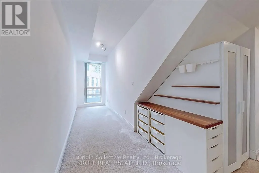 220 - 31 OLIVE AVENUE
