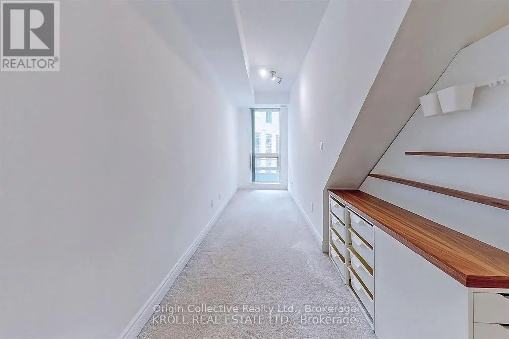 220 - 31 OLIVE AVENUE