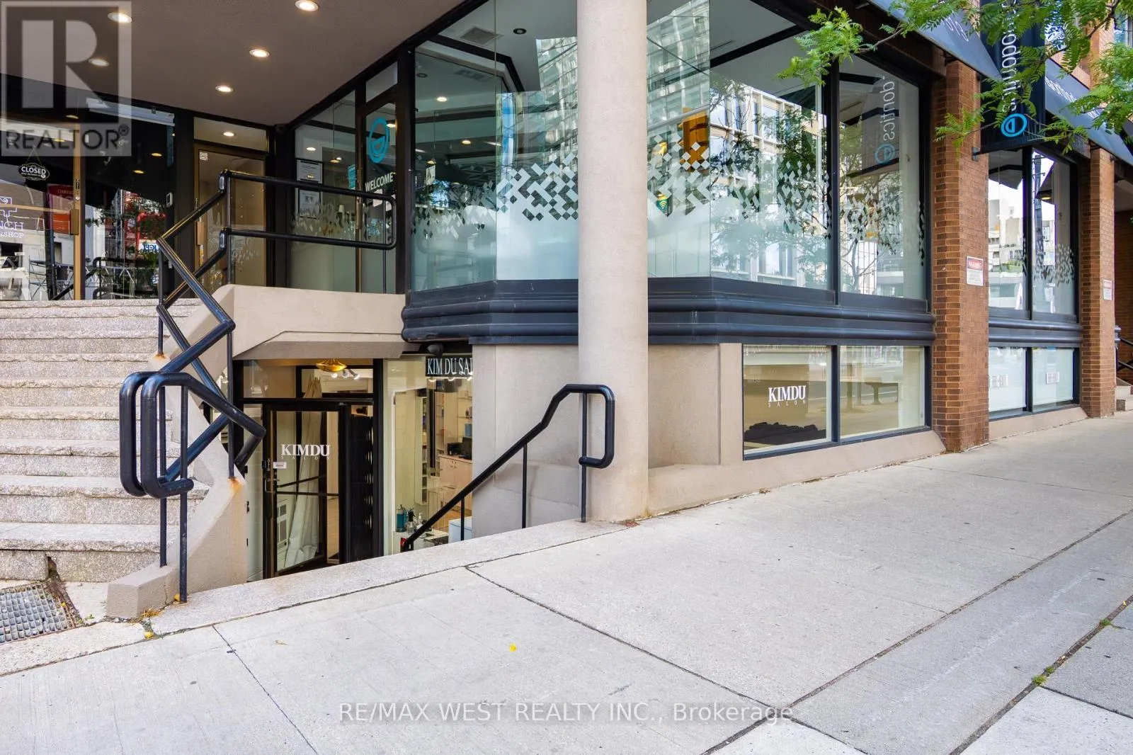 1300 BAY STREET