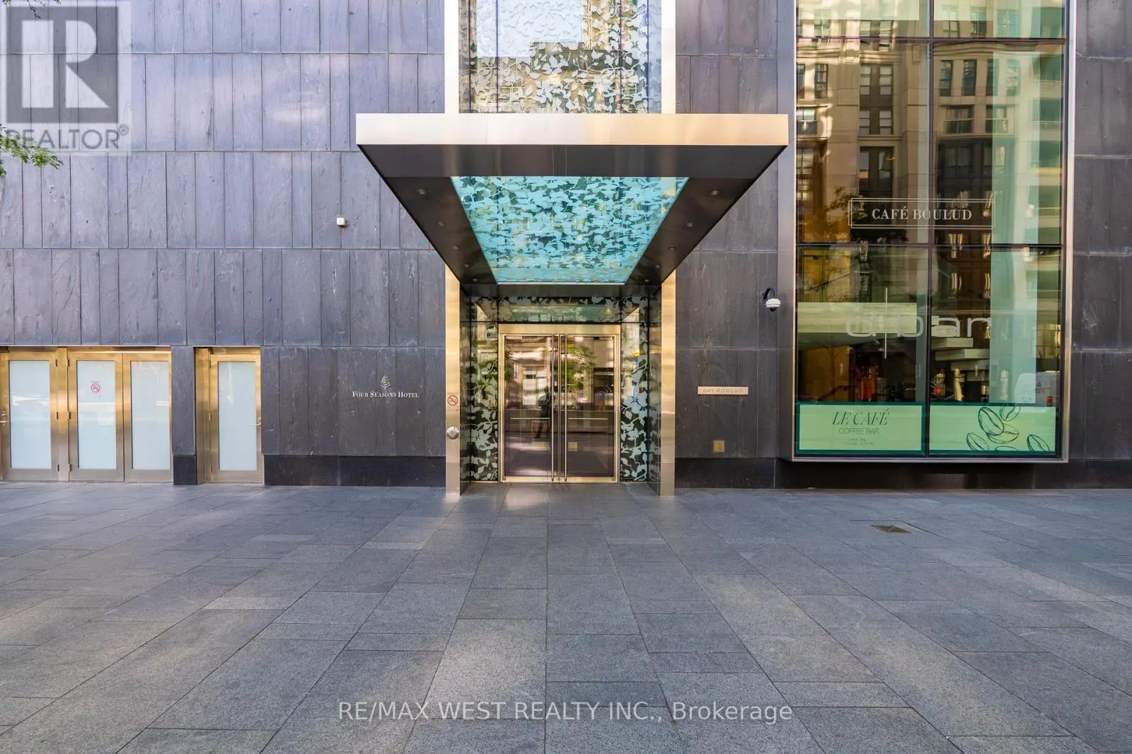 1300 BAY STREET
