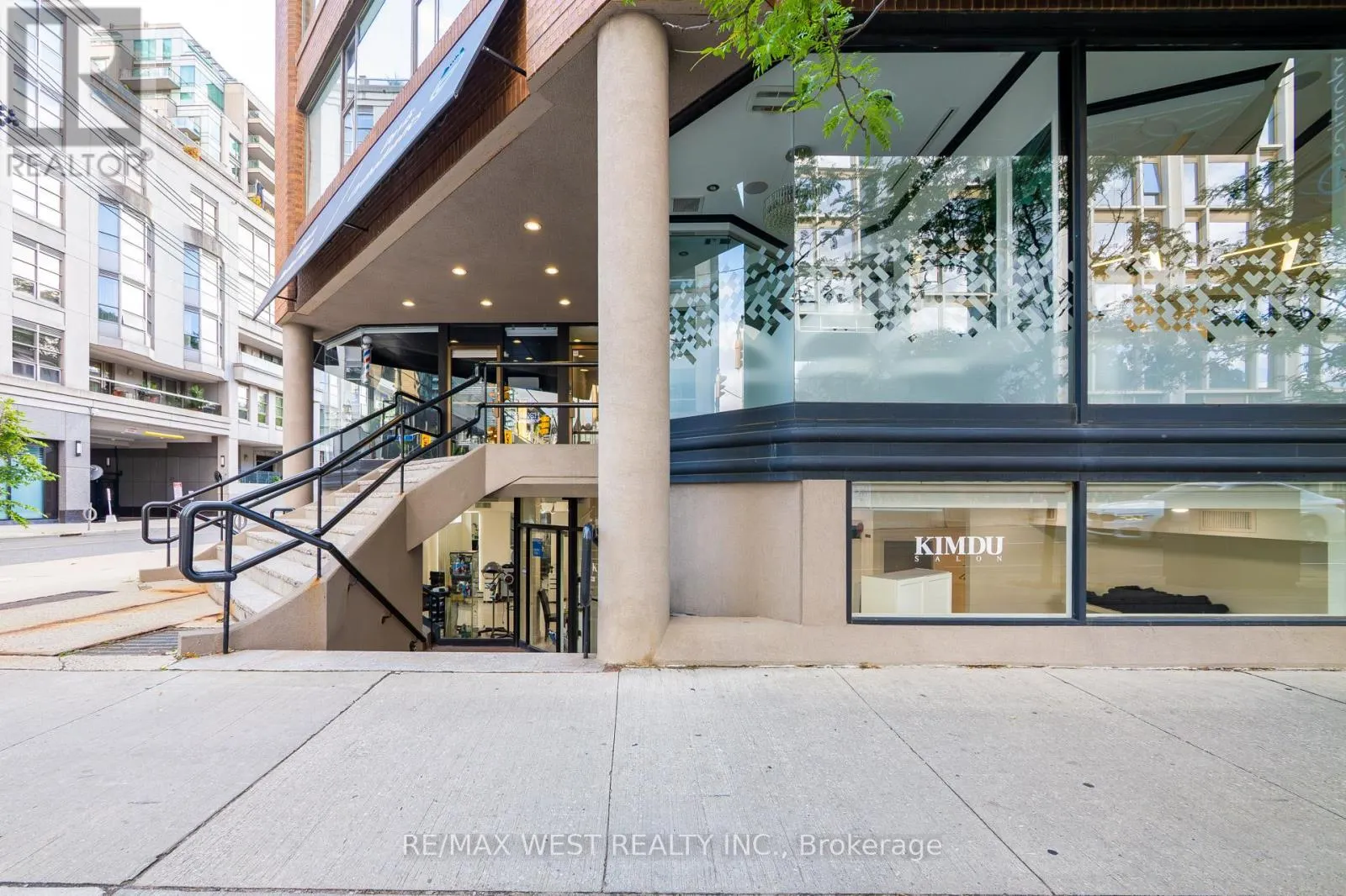 1300 BAY STREET