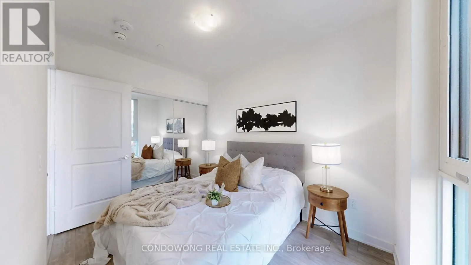 202 - 100 DALHOUSIE STREET