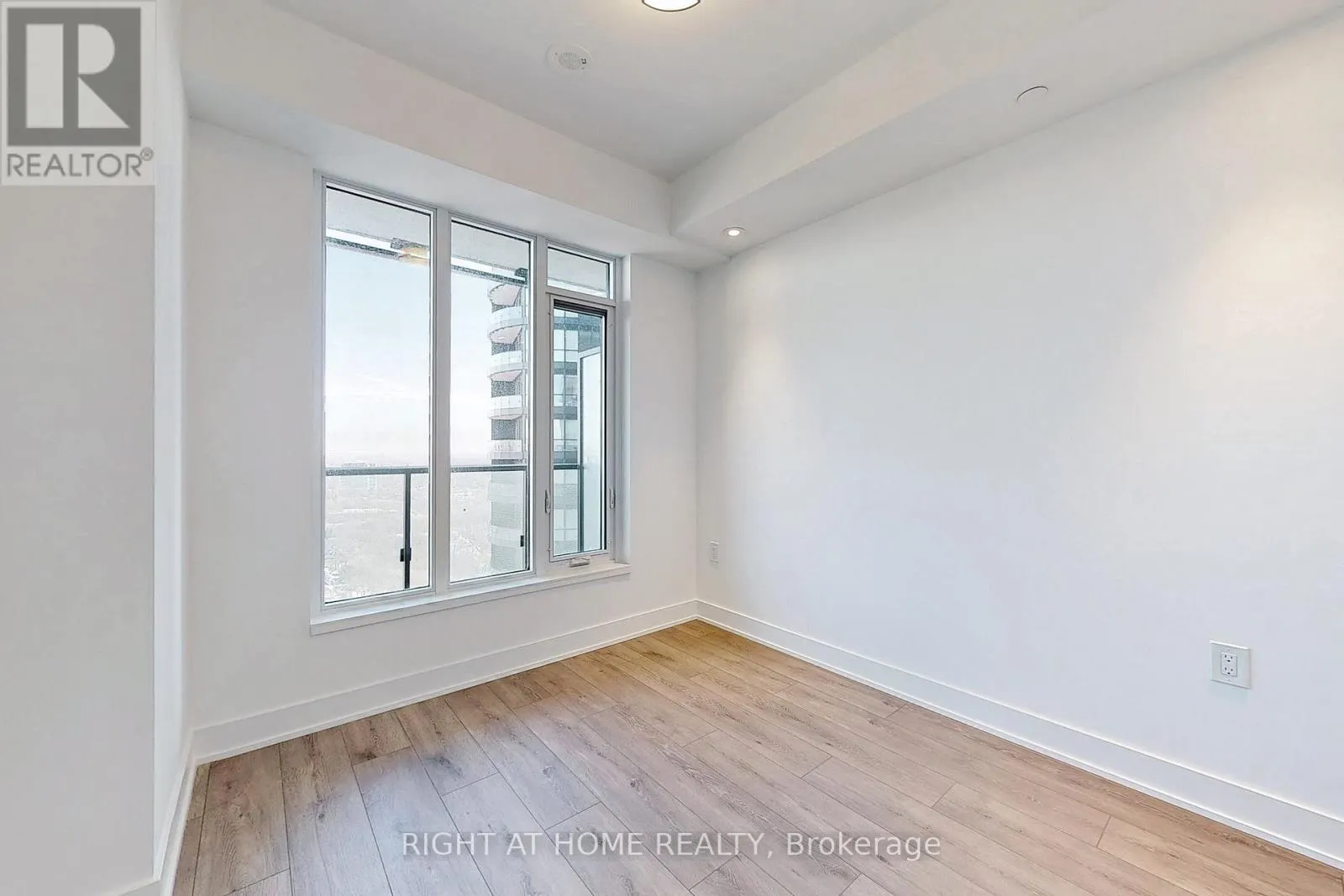 3103 - 575 BLOOR STREET E