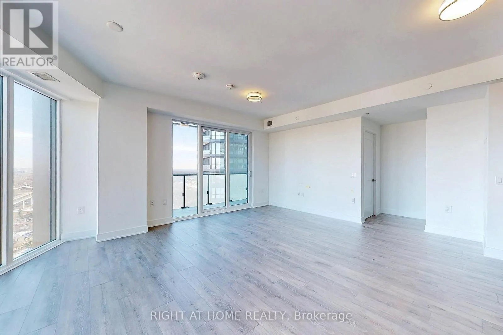 3103 - 575 BLOOR STREET E