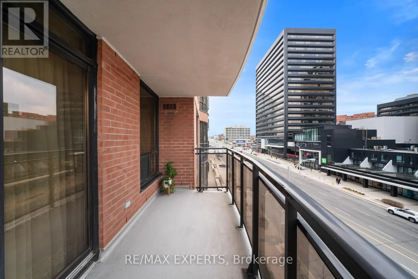 510 - 33 SHEPPARD AVENUE E