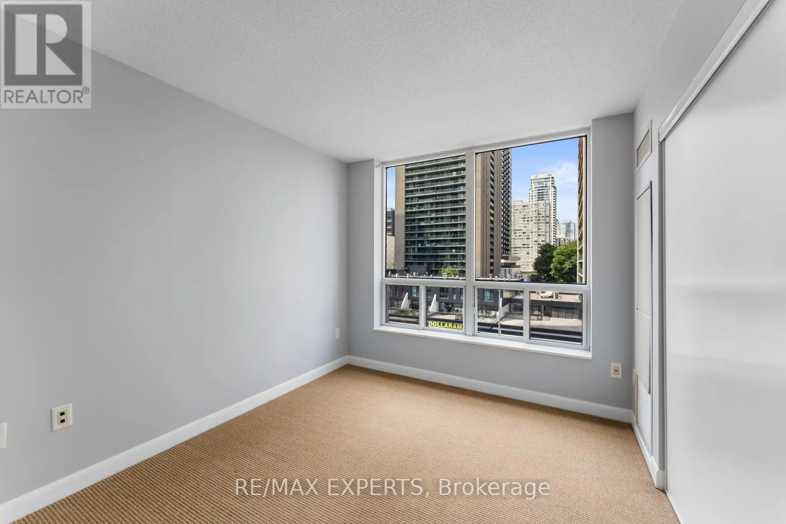 510 - 33 SHEPPARD AVENUE E