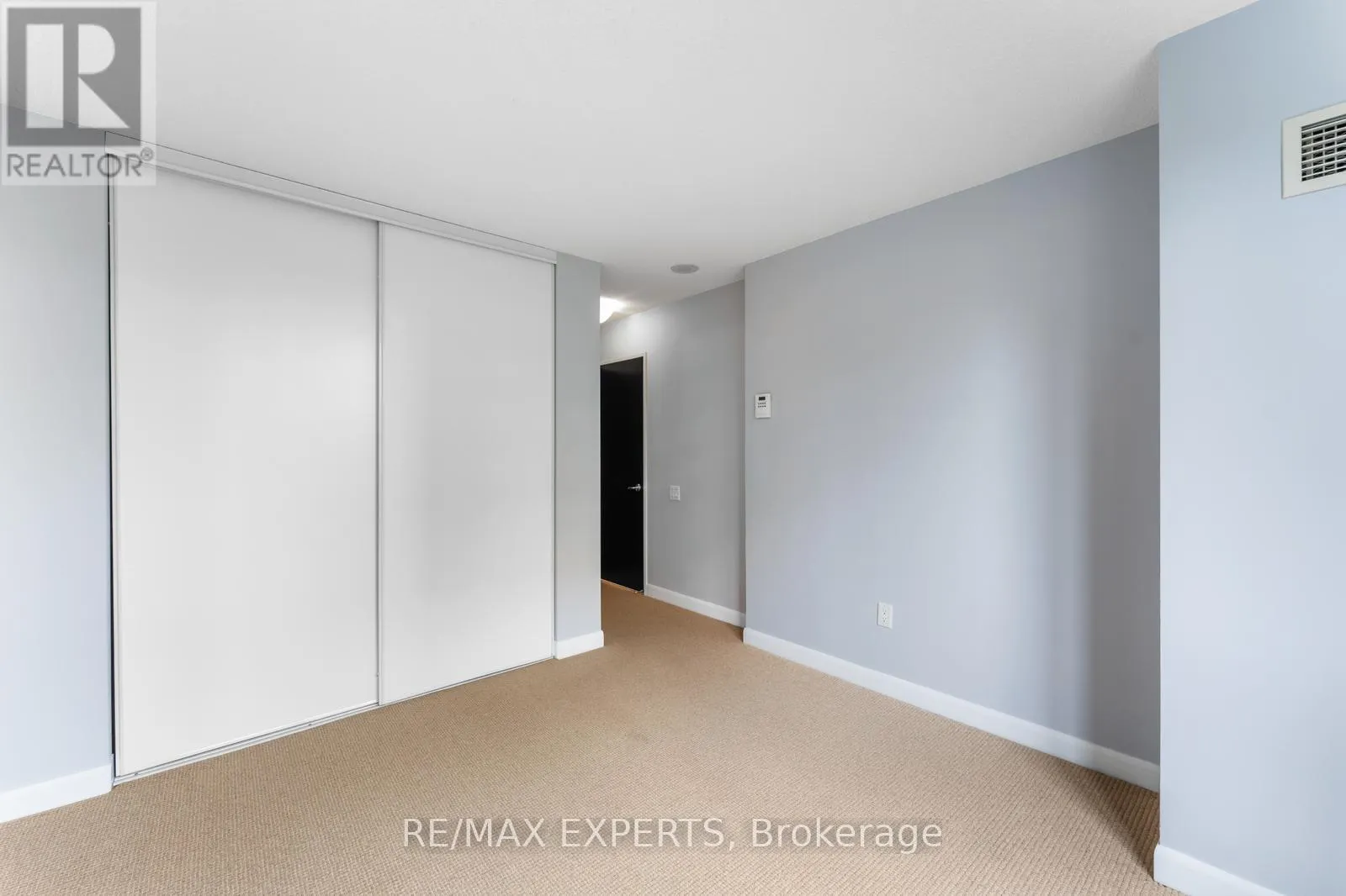 510 - 33 SHEPPARD AVENUE E
