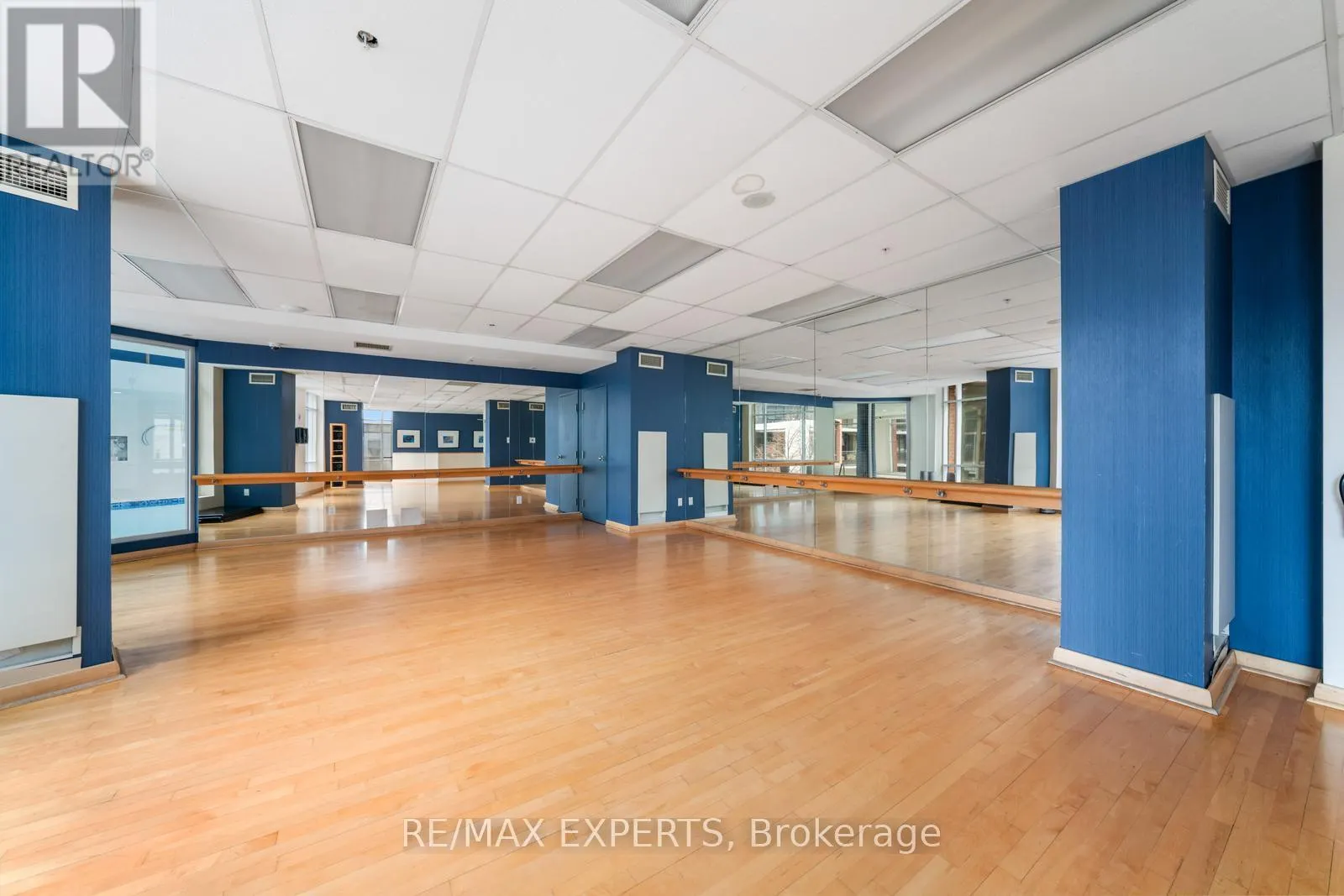 510 - 33 SHEPPARD AVENUE E