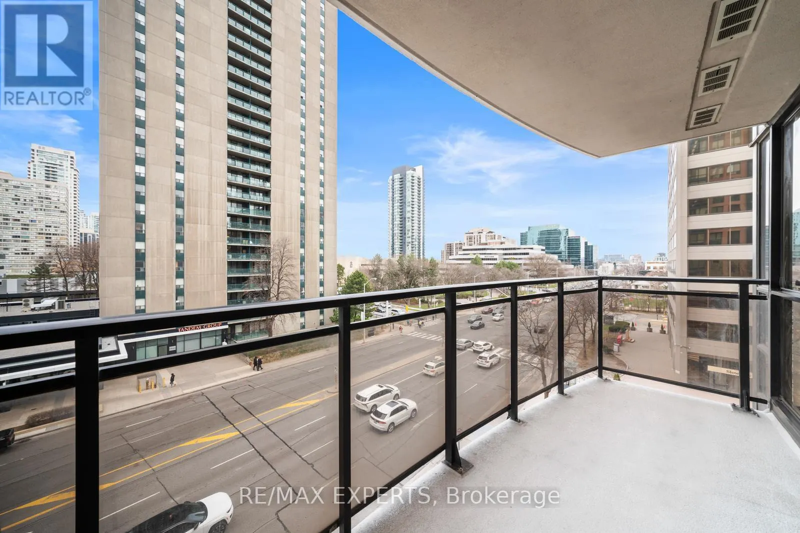 510 - 33 SHEPPARD AVENUE E
