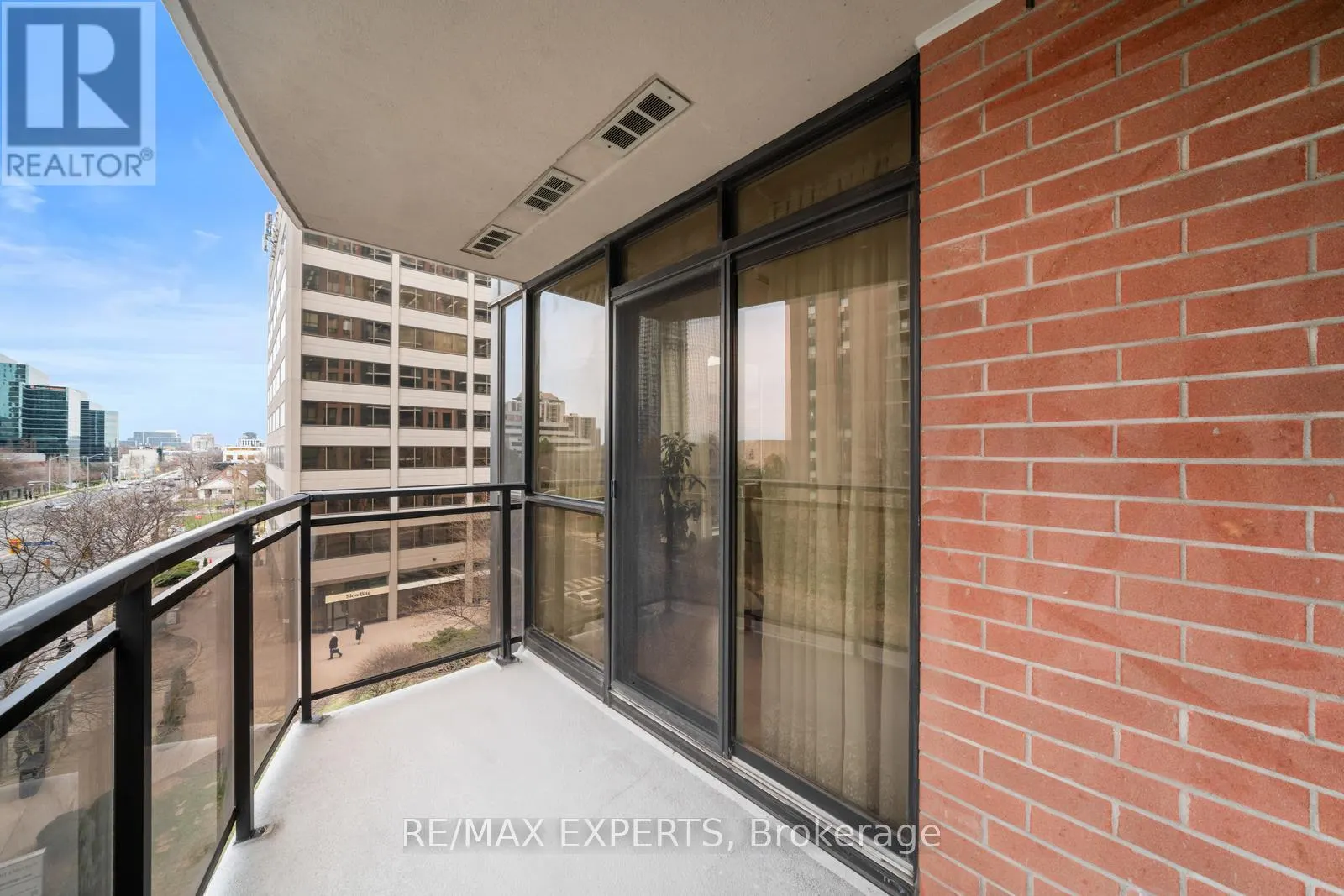 510 - 33 SHEPPARD AVENUE E