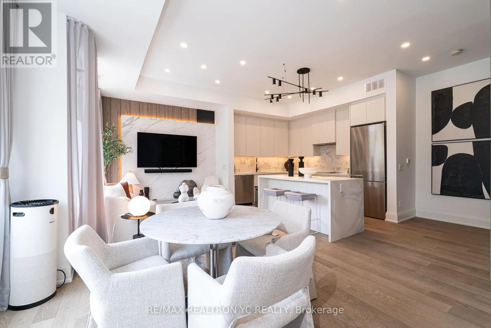 4 - 18 GREENBRIAR ROAD