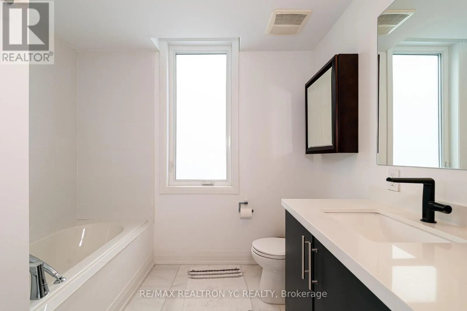 4 - 18 GREENBRIAR ROAD