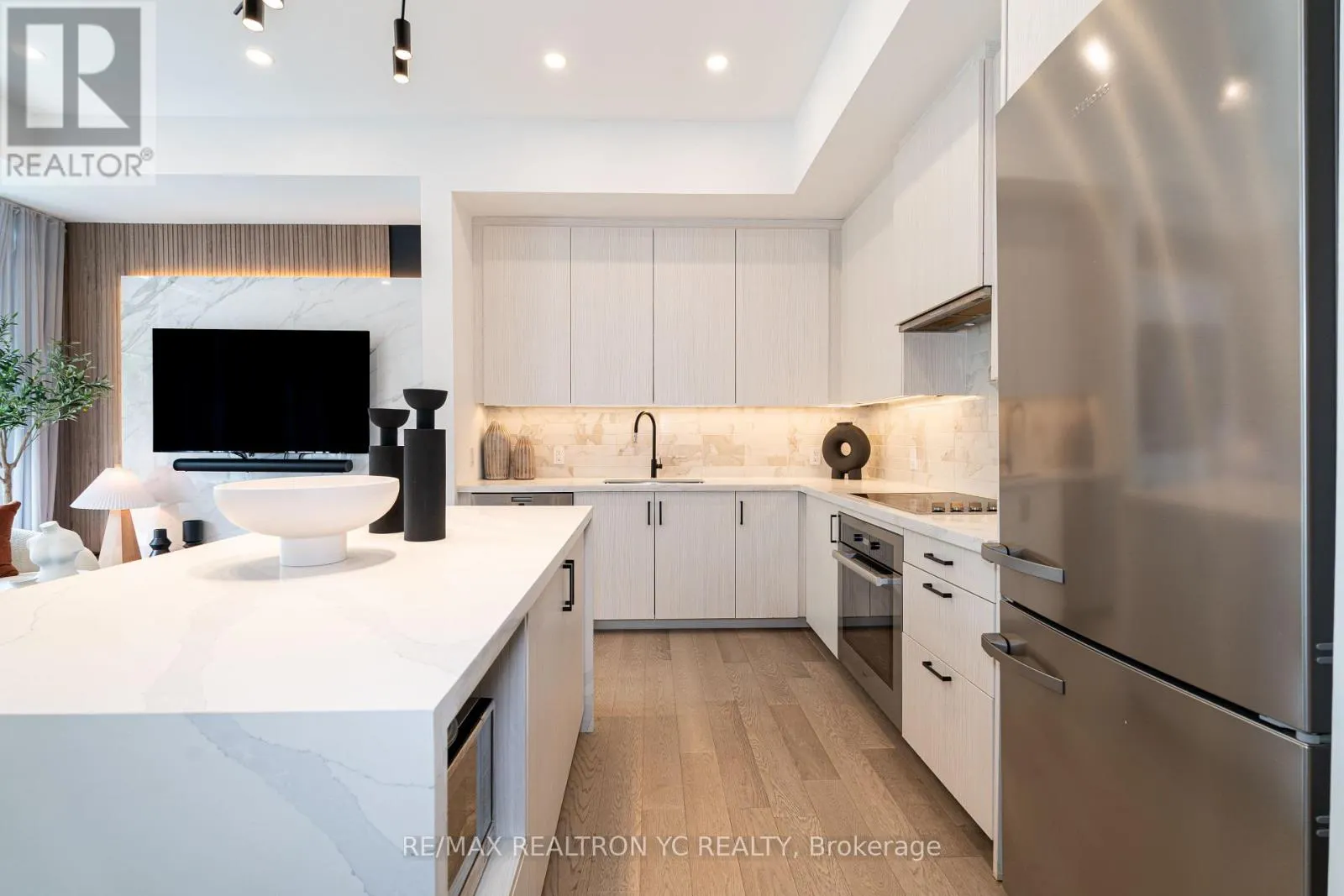 4 - 18 GREENBRIAR ROAD