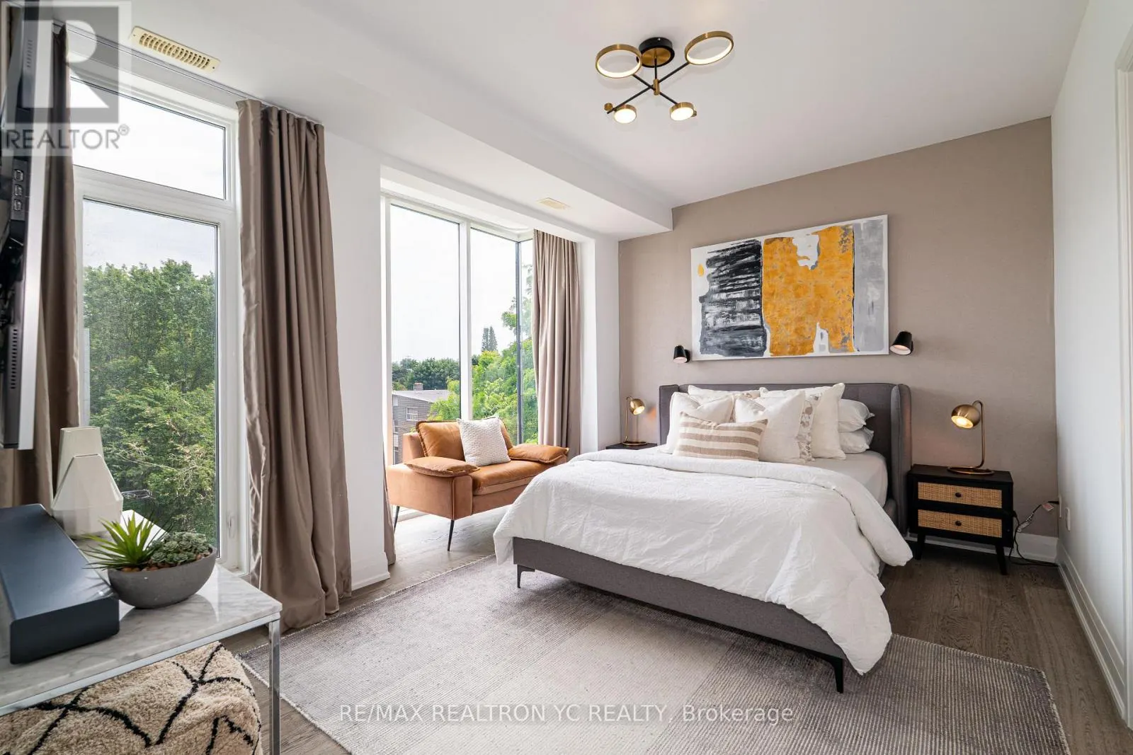 4 - 18 GREENBRIAR ROAD